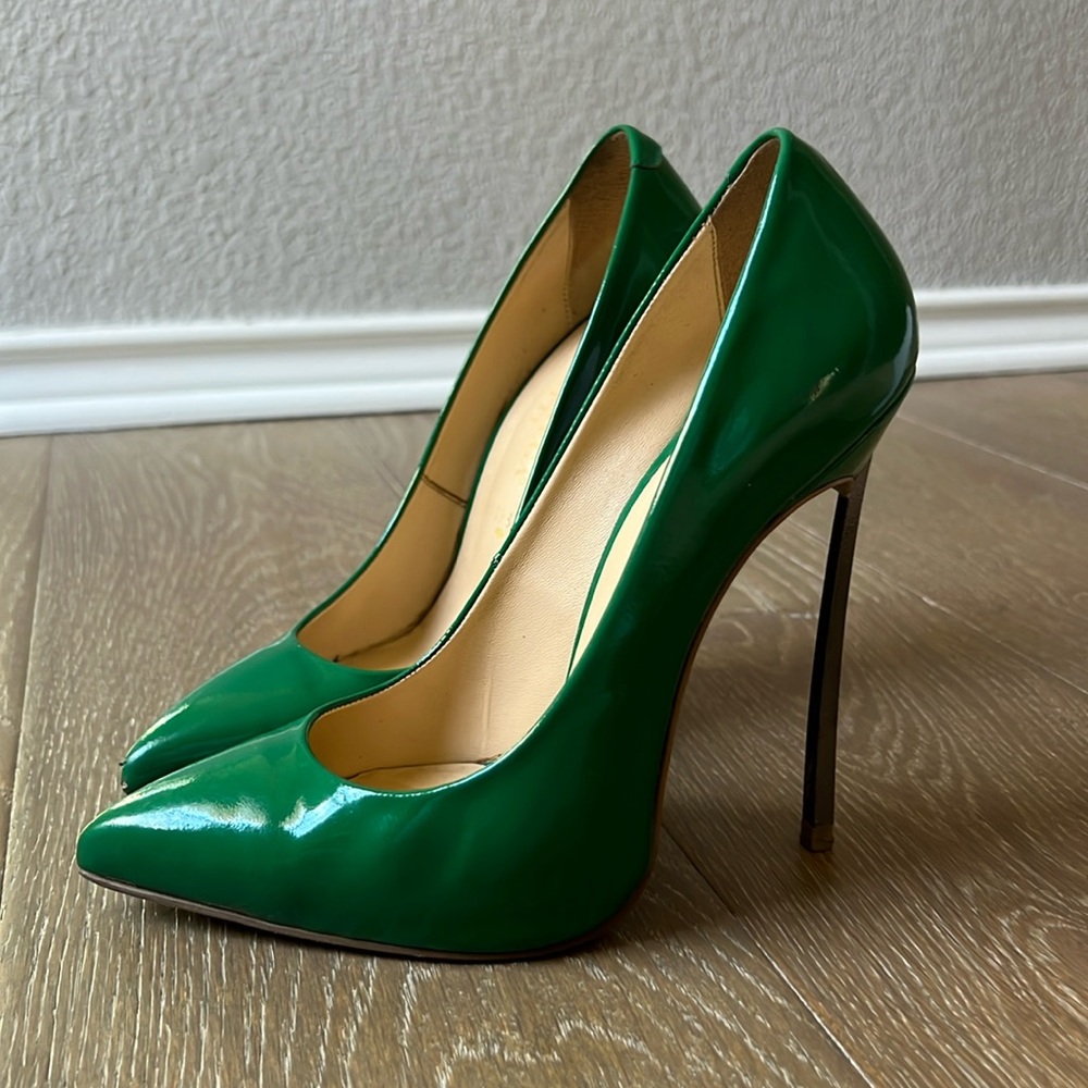 No name heels